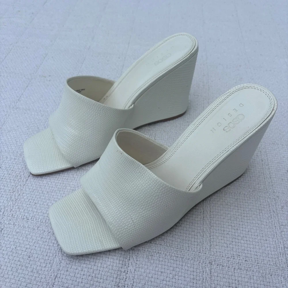 Women's 12 ASOS White Embossed Square Open Toe Slide Wedge Going Out Sandals